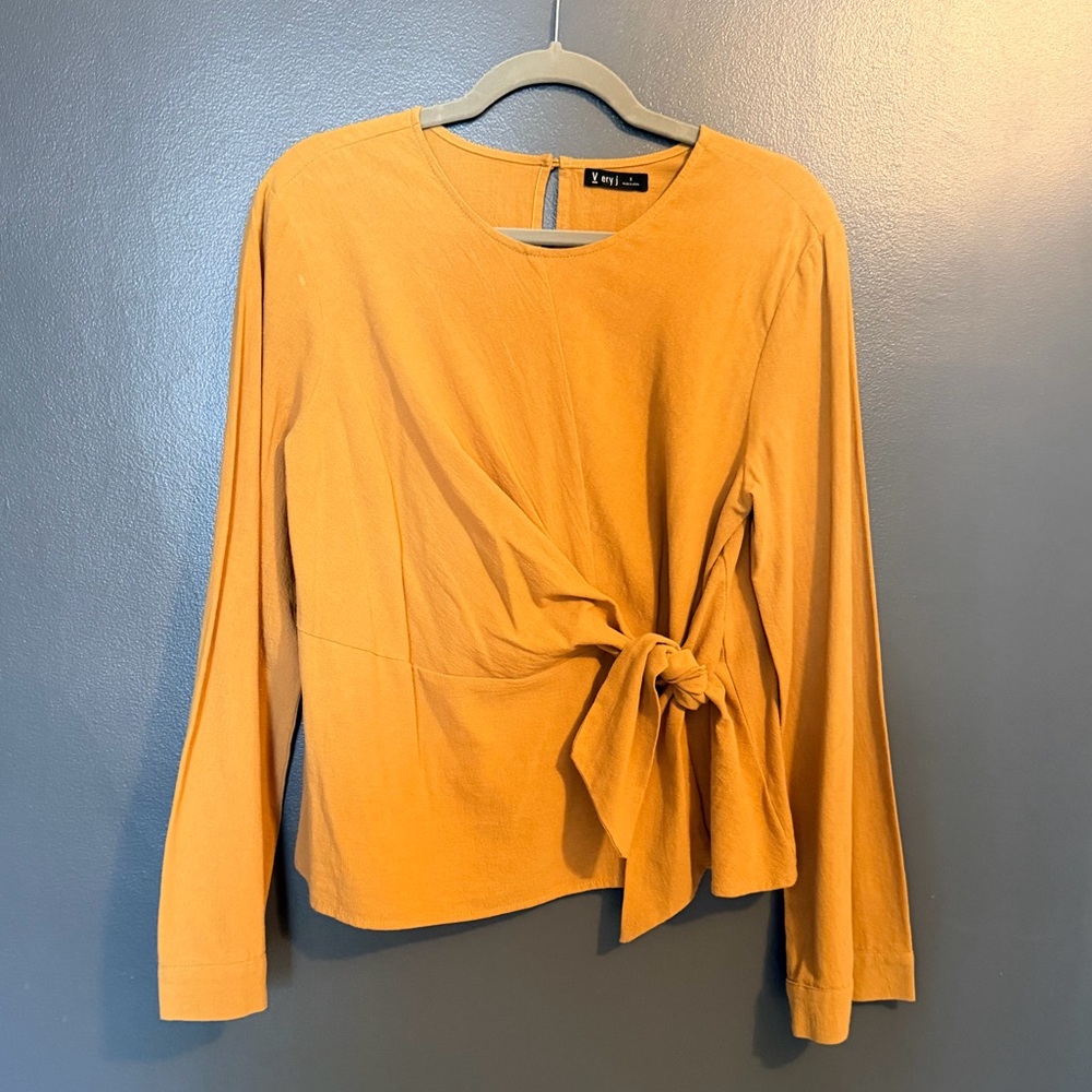 Boutique Golden Long Sleeve Blouse